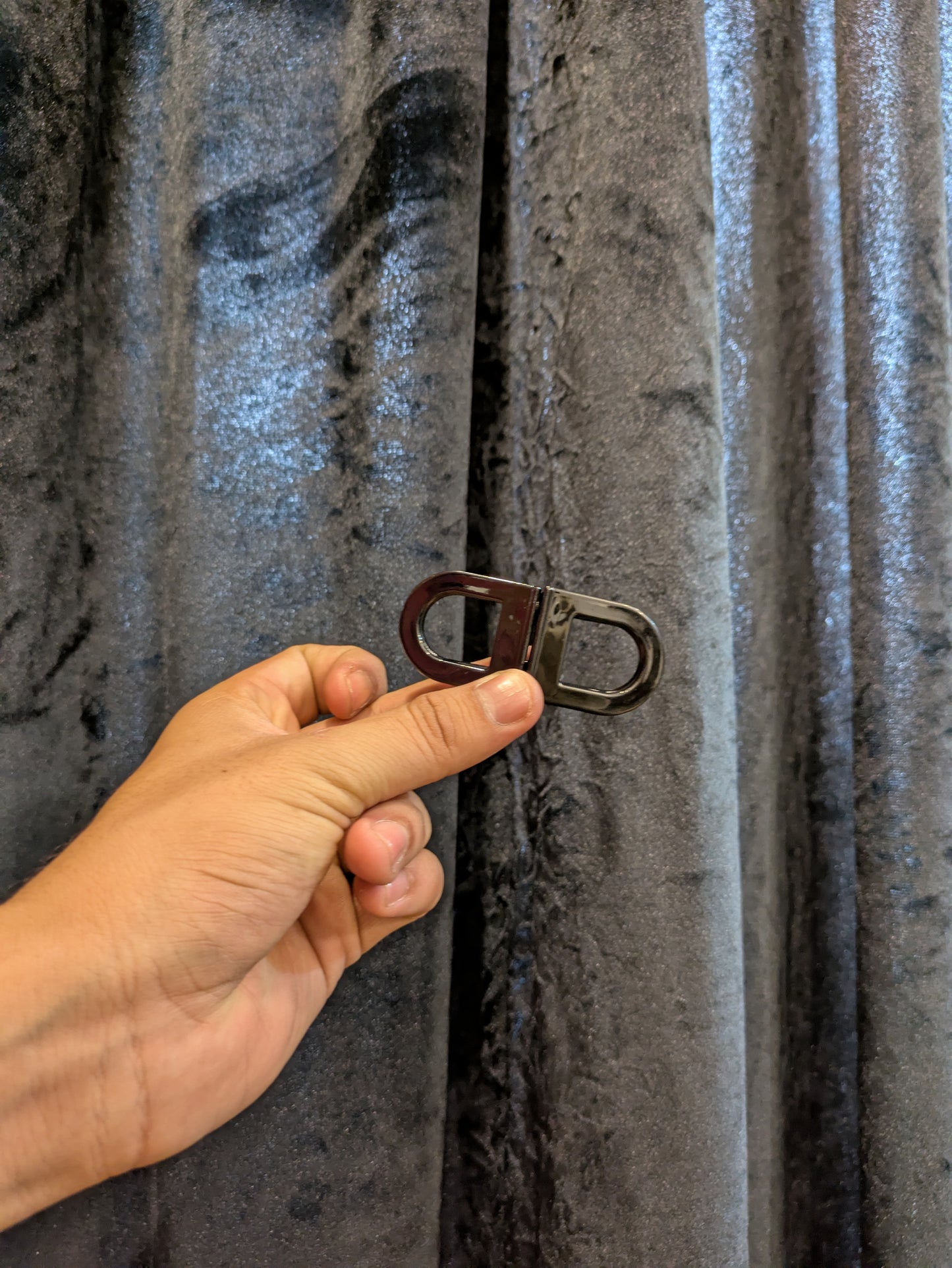 2Pcs Premium Magnetic Hair Claw Clips.