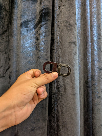 2Pcs Premium Magnetic Hair Claw Clips.
